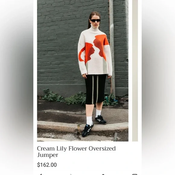 Another Girl Abstract Sweater - Picture 4 of 4